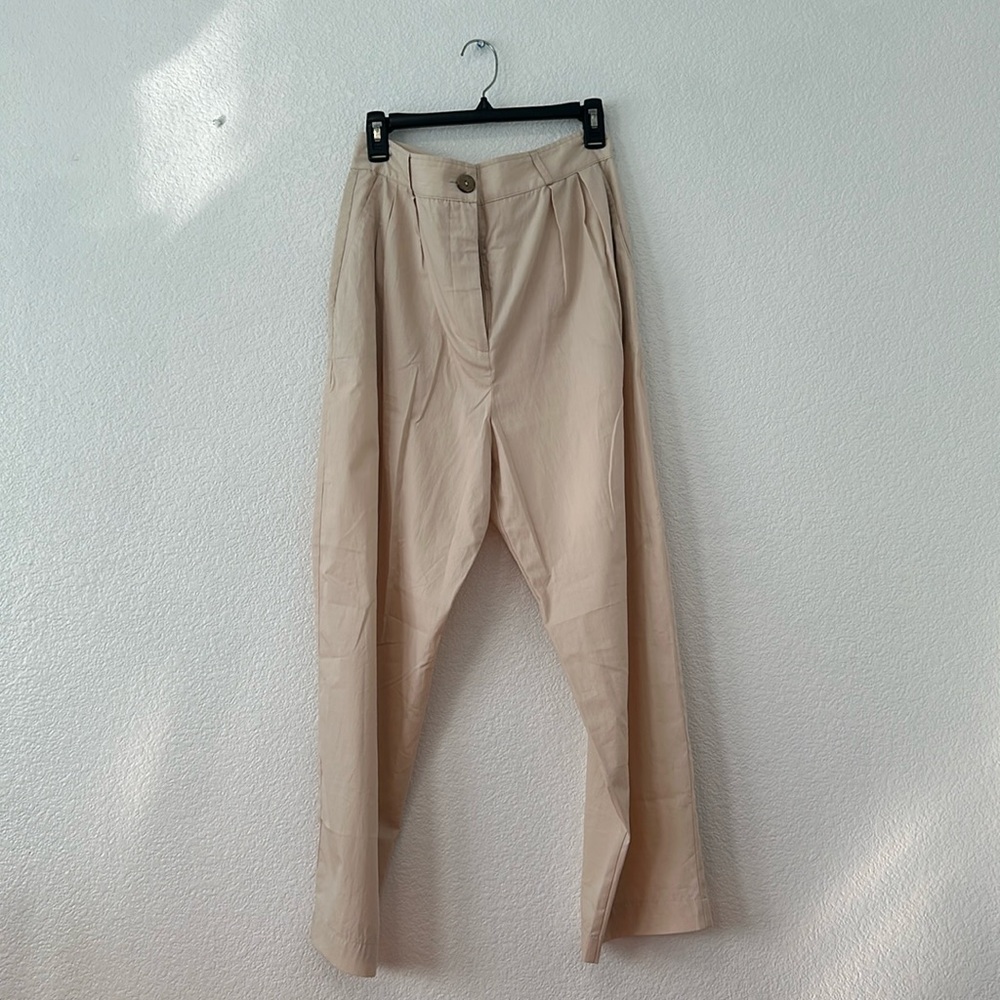 zara • *BNWOT* pleated pants